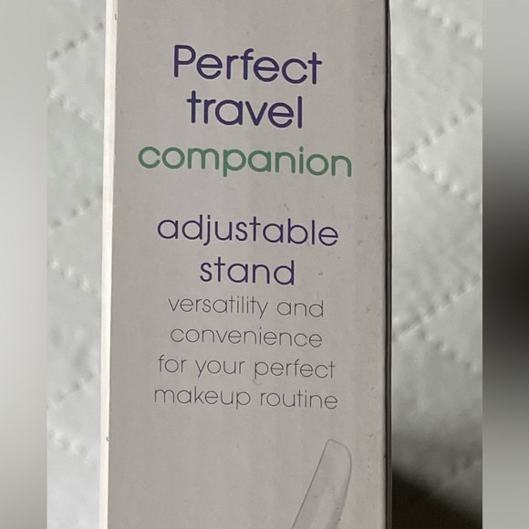 CONAIR True Glow Touch Screen Mirror - White - Picture 4 of 14